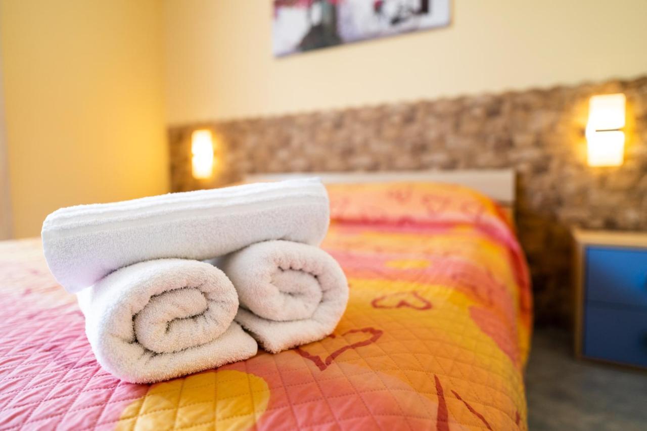 Le Ville Della Contea -Vacation Rentals Маскали Екстериор снимка